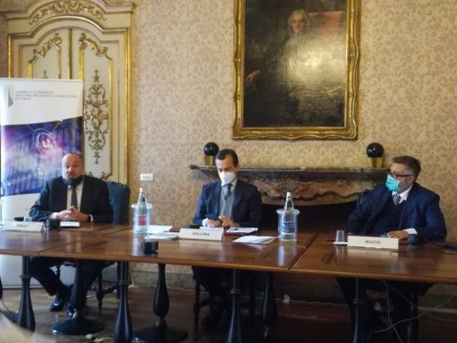 Le Cooperative mettono in mostra gli anticorpi: cala il fatturato, ma si punta a investire e modificare i propri prodotti Le Cooperative mettono in mostra gli anticorpi: cala il fatturato, ma si punta a investire e modificare i propri prodotti