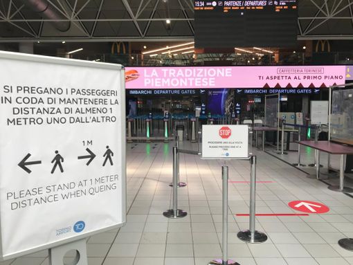 Caselle, l’aeroporto fantasma in cui il tempo sembra essersi fermato: piste vuote e check in deserti [VIDEO]
