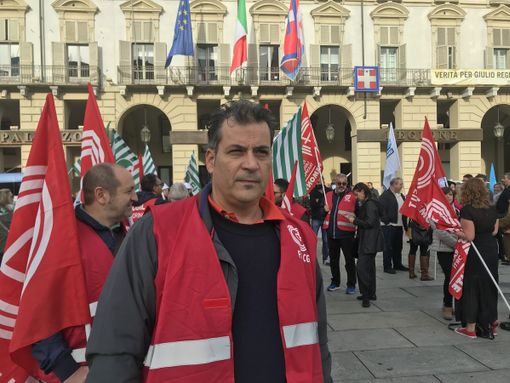 Sit-in dei lavoratori delle autostrade in piazza Castello: &quot;La Regione tuteli noi e le nostre famiglie&quot; [VIDEO]