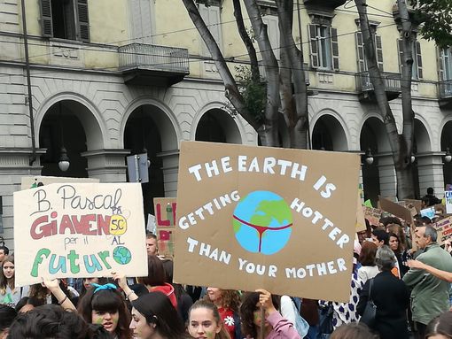 Fridays For Future: “Giornata mondiale di Azione per la Giustizia Climatica” il 25 settembre e “Sciopero nazionale per il clima” il 9 ottobre Fridays For Future: “Giornata mondiale di Azione per la Giustizia Climatica” il 25 settembre e “Sciopero nazionale per il clima” il 9 ottobre
