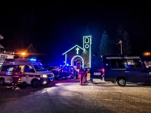 Mezzi della Croce Rossa in azione