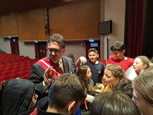 Bardonecchia, il Consiglio comunale dei ragazzi incontra il presidente Nicco