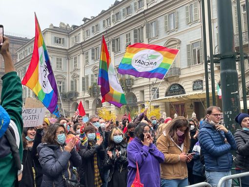 Corteo in piazza Carignano contro l'affossamento del ddl Zan