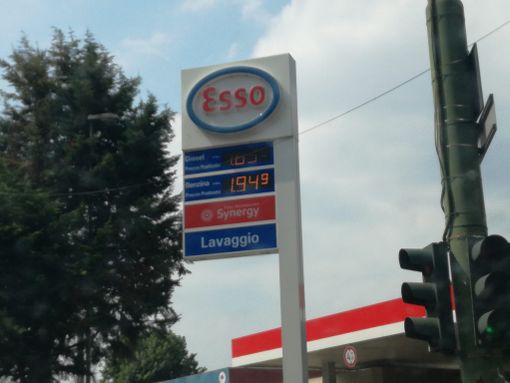 Timori per i distributori Esso Timori per i distributori Esso