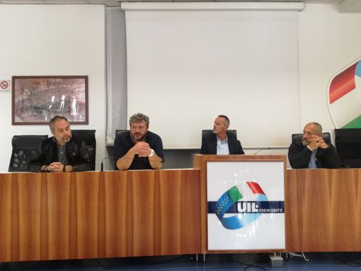 Ex Embraco, l'ira dei sindacati su Roma: "Ma cosa hanno visto Calenda e Invitalia? Ora il governo trovi un Piano B" Ex Embraco, l'ira dei sindacati su Roma: "Ma cosa hanno visto Calenda e Invitalia? Ora il governo trovi un Piano B"