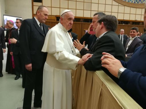 Embraco, papa Francesco: "Dovete avere fede anche nella lotta per i vostri posti di lavoro"