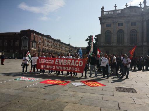 Embraco, 24 ore passate senza novità da Roma. Cirio: &quot;Al fianco dei lavoratori&quot;. E domani parlano i sindacati