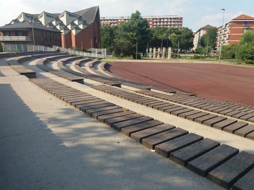 L'anfiteatro di Borgo Cina che cerca arte "giovane" tra le case popolari L'anfiteatro di Borgo Cina che cerca arte "giovane" tra le case popolari