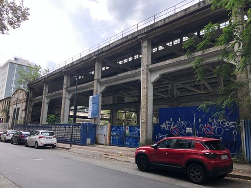 Previsto anche un minareto, uno studentato e una biblioteca Previsto anche un minareto, uno studentato e una biblioteca
