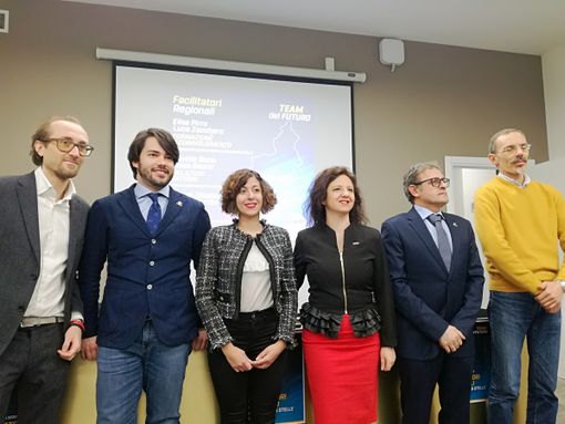 Cinque stelle, ecco i 6 Facilitatori per Torino e il Piemonte: "Siamo in un momento di riorganizzazione e nelle difficoltà il nostro ruolo è prezioso" Cinque stelle, ecco i 6 Facilitatori per Torino e il Piemonte: "Siamo in un momento di riorganizzazione e nelle difficoltà il nostro ruolo è prezioso"