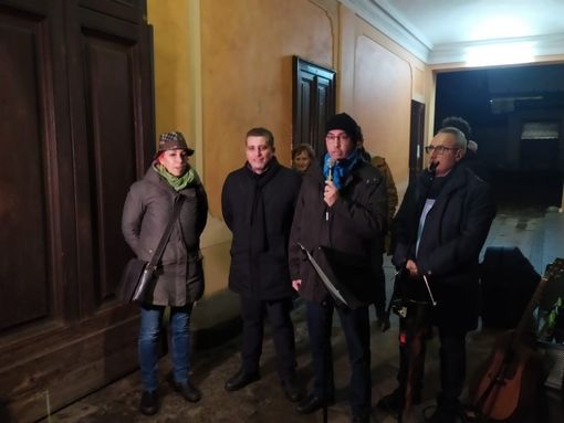 Aurora, in attesa della targa un'installazione ricorda Gipo Farassino