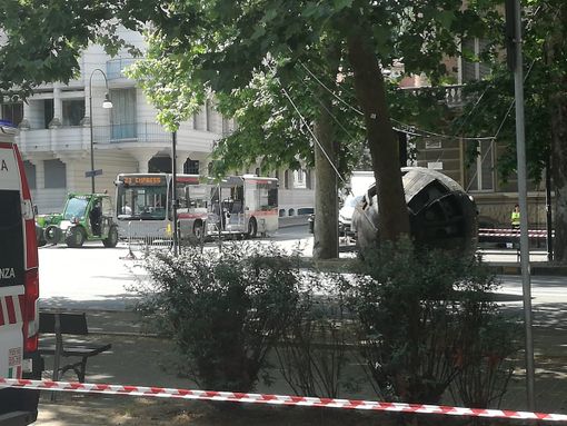 Fast & furious, per il decimo episodio Torino fa finta di essere Roma (e nasconde bombe di polistirolo) Fast & furious, per il decimo episodio Torino fa finta di essere Roma (e nasconde bombe di polistirolo)