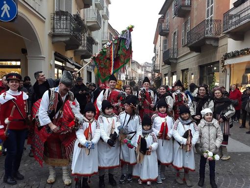 Nel penultimo weekend prima di Natale, la comunità romena di Chieri ha festeggiato insieme ai chieresi