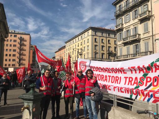 Sindacati da Torino a Milano in piazza per chiedere ad Amazon più garanzie per i lavoratori