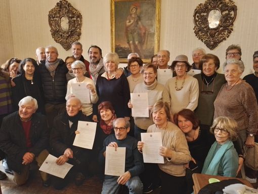 Firmato il patto civico con il Comune: tra loro c'è anche una signora di 90 anni Firmato il patto civico con il Comune: tra loro c'è anche una signora di 90 anni