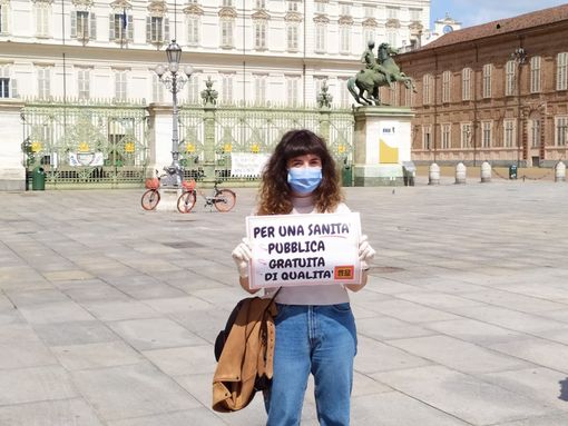 Flash mob CUB sotto la Regione: “Le istituzioni locali devono farsi carico della tenuta della nostra società”