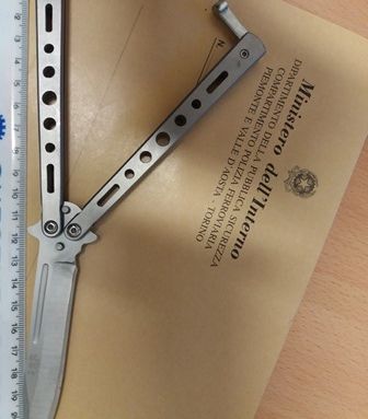 Rapinatore seriale fermato dalla Polfer a Porta Nuova: era armato di coltello