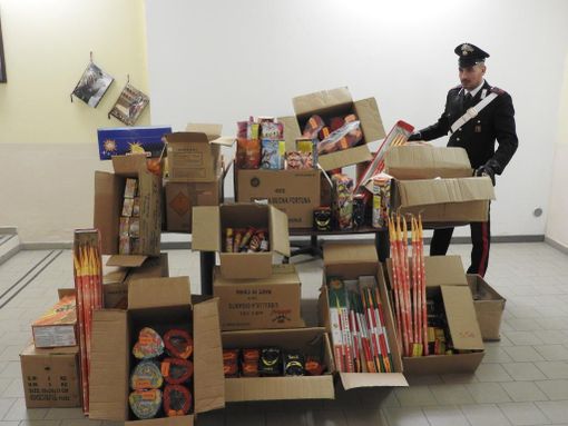 Moncalieri, 184 chili di botti illegali nascosti nella cantina di un condominio