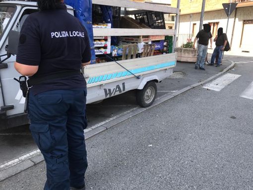 Nichelino, furgoncino della verdura circolava senza assicurazione: per l'ambulante 900 euro di multa Nichelino, furgoncino della verdura circolava senza assicurazione: per l'ambulante 900 euro di multa