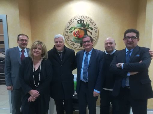 Galletti a Confcooperative: "Quello delle coop è il primo mondo che ha messo la persona al centro"