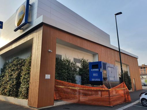 Un generatore di supporto per il Lidl di corso Unione, ma il frastuono non fa più dormire [FOTO E VIDEO]