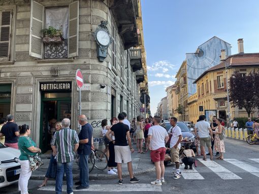 San Salvario ha il suo Caffè dell'Orologio: il nuovo locale di fronte al palazzo dove abitò Natalia Ginzburg San Salvario ha il suo Caffè dell'Orologio: il nuovo locale di fronte al palazzo dove abitò Natalia Ginzburg