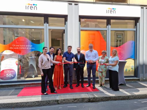 taglio del nastro per due punti Iren taglio del nastro per due punti Iren