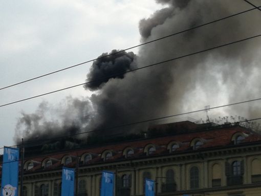 incendio in piazza carlo felice