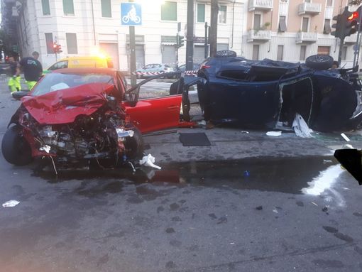 Scontro mortale tra auto in corso Re Umberto, perde la vita 50enne Scontro mortale tra auto in corso Re Umberto, perde la vita 50enne