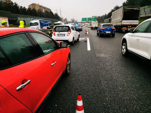Incidente sulla tangenziale di Torino, nessun ferito ma code lunghissime Incidente sulla tangenziale di Torino, nessun ferito ma code lunghissime