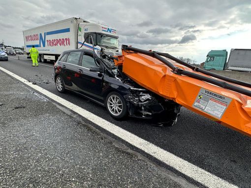 incidente tangenziale la loggia incidente tangenziale la loggia