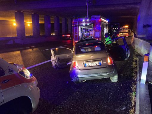 Non c’è pace in tangenziale: auto perde una ruota e colpisce un veicolo in transito: un ferito