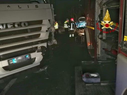 Incidente a Orbassano: un uomo estratto dalle lamiere dai vigili del fuoco