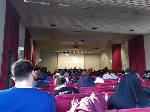 Movida, alcol, droghe e adolescenza, il mondo della scuola di fronte a rischi e possibili soluzioni Movida, alcol, droghe e adolescenza, il mondo della scuola di fronte a rischi e possibili soluzioni