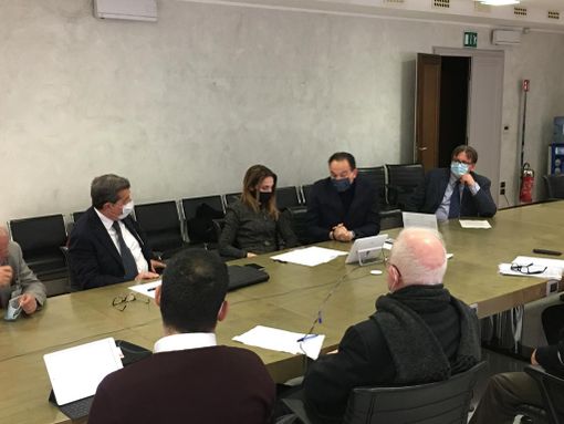 Crisi Elcograf, Cirio e Chiorino incontrano la proprietà e i vertici regionali Inps: "Al lavoro per trovare una soluzione" Crisi Elcograf, Cirio e Chiorino incontrano la proprietà e i vertici regionali Inps: "Al lavoro per trovare una soluzione"