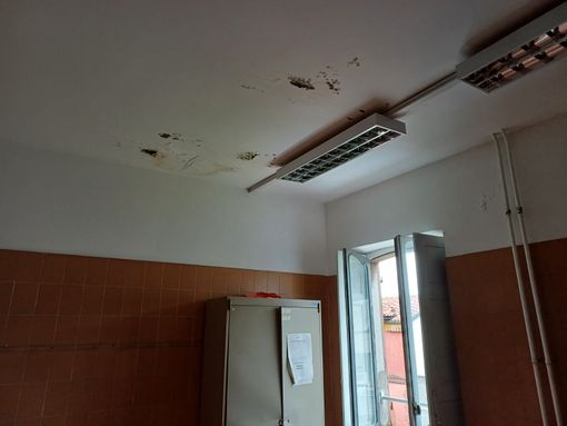 Al Marro di Moncalieri laboratorio di informatica ancora inagibile Al Marro di Moncalieri laboratorio di informatica ancora inagibile