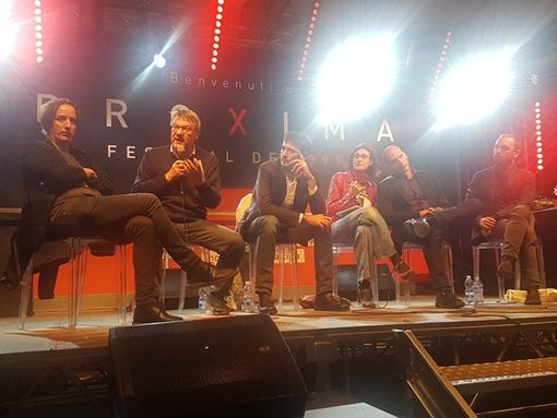 "Loro chiusi nei palazzi, noi in città": Landini, Fratoianni e Varoufakis a Torino "Loro chiusi nei palazzi, noi in città": Landini, Fratoianni e Varoufakis a Torino