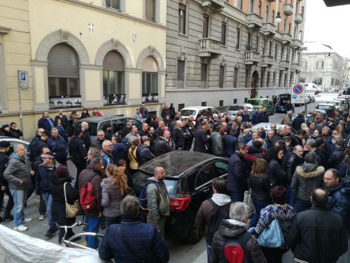 Embraco, dopo le firme resta la voce degli operai: &quot;L'incentivo va bene solo per chi è vicino alla pensione. Gli altri che faranno?&quot;