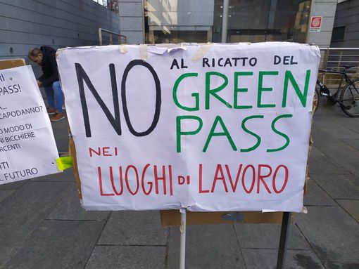 L'affondo del Coordinamento Lavoratori No Green Pass di Torino: "Pronti a proteste e scioperi"