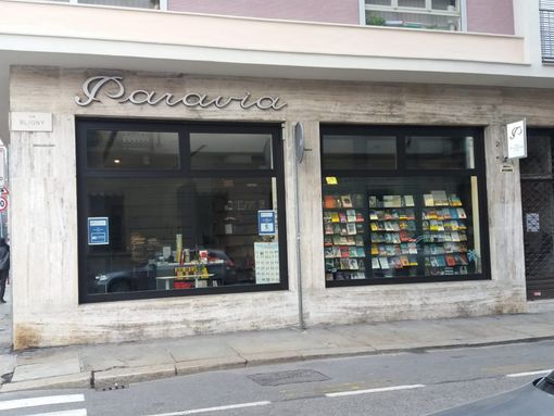 Chiude la libreria Paravia: &quot;Un'istituzione: se ne va un pezzo di storia di Torino&quot;