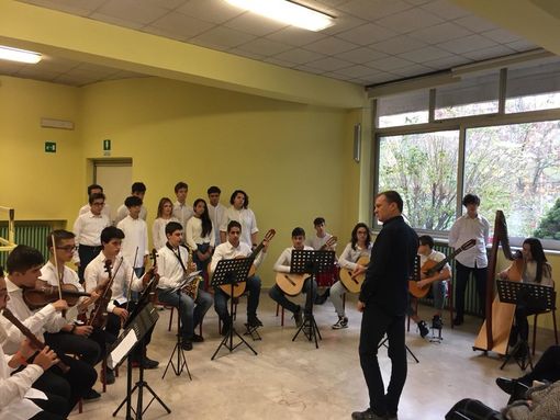 Il liceo Newton in una foto d'archivio Il liceo Newton in una foto d'archivio