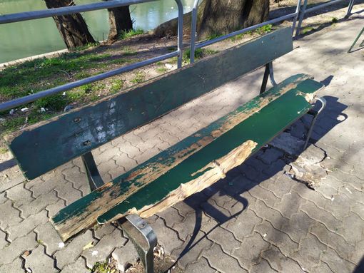 Aurora, Lungo Dora Firenze sospesa tra bivacchi, rifiuti e vandalismo