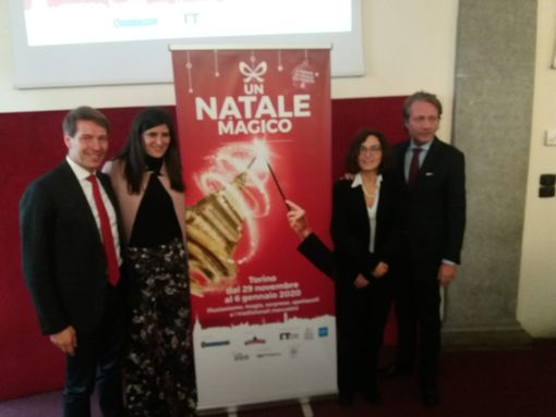 Torino a Natale impugna di nuovo la bacchetta magica: e promette di realizzare i desideri dei cittadini Torino a Natale impugna di nuovo la bacchetta magica: e promette di realizzare i desideri dei cittadini