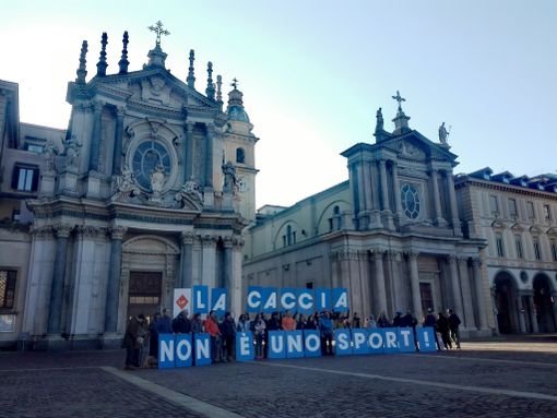 La Lav in piazza San Carlo a Torino: "La caccia non è uno sport!"