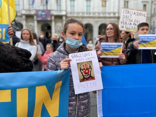 Guerra in Ucraina: centinaia in piazza a Torino per chiedere la pace. Lo Russo: &quot;L'Occidente reagisca in maniera chiara&quot; [VIDEO]