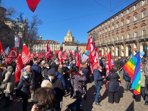 La manifestazione per l'Ucraina a Torino La manifestazione per l'Ucraina a Torino