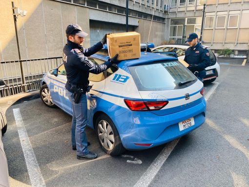 Donate al Giovanni Bosco di Torino 600 mascherine ritrovate in uno stabile abbandonato [VIDEO]