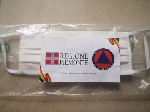 Mascherine, riprende la distribuzione: al via il recapito negli alloggi Atc, a seguire quelle prenotate dagli amministratori Mascherine, riprende la distribuzione: al via il recapito negli alloggi Atc, a seguire quelle prenotate dagli amministratori