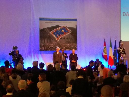 Mattarella al Sermig: &quot;Bambini, i pregiudizi per la diversità non hanno motivo. Conservate lo stupore e l'indignazione verso la guerra&quot; (FOTO e VIDEO)