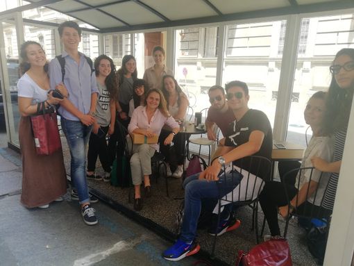 Dalla prima prova ai tavoli del bar per i maturandi del D'Azeglio, dove vincono creatività e Bassani